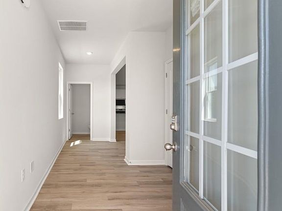 3rd image of 1829 Meadow Green Cir