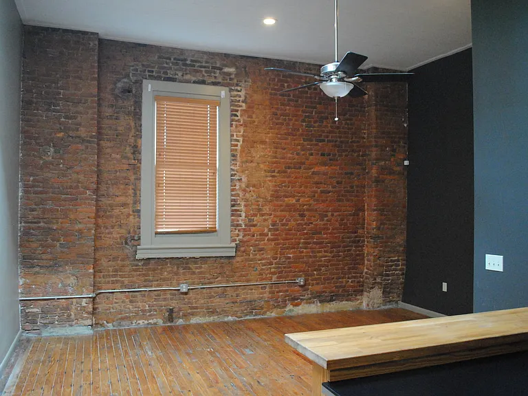 829 South Railroad Avenue — Photo 1