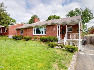 943 Palatka Rd, Louisville, KY 40214