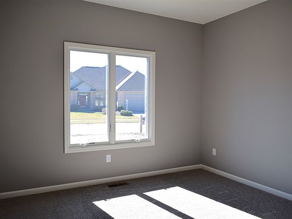 3rd image of 8527 Valencia Pl
