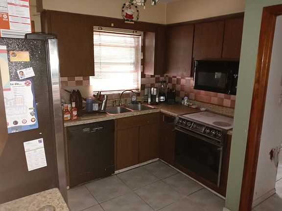 4th image of 5415 E Kirby St