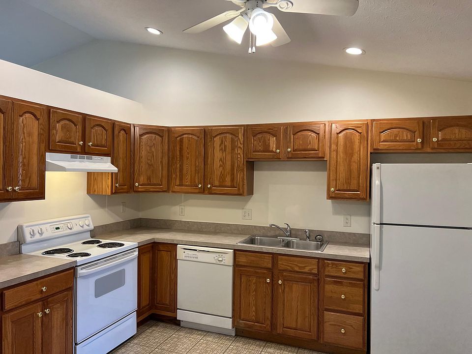 1st image of 1295 Chestnut Dr APT C