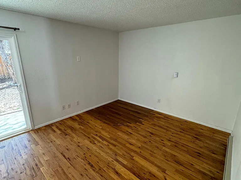 387 S 9th St — Photo 10