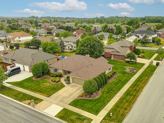 3rd image of 18000 Pelican Dr