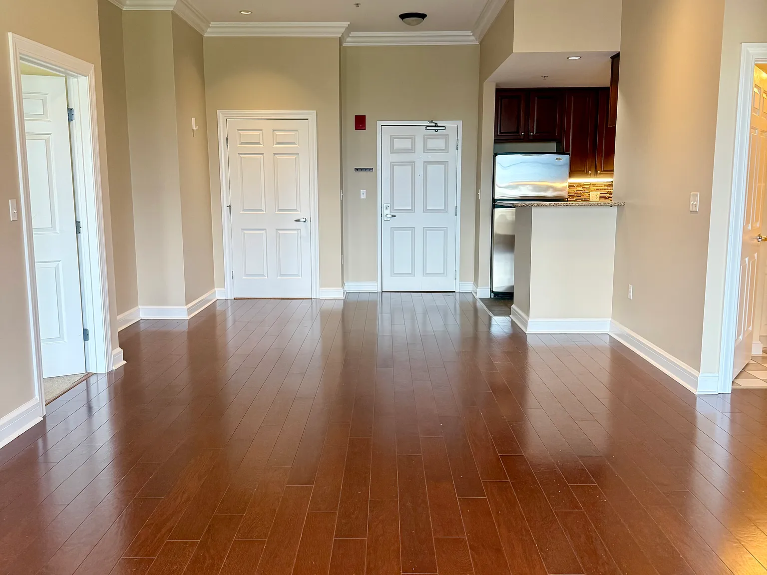 2 bed, 1139 sqft, $3,200 — Photo 1