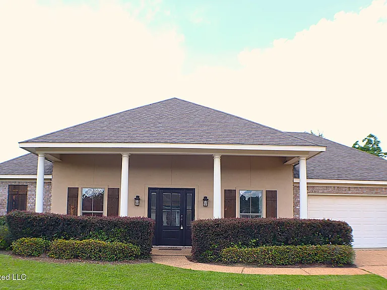 146 Tradition Pkwy — Photo 1