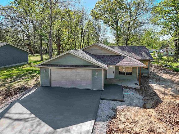3rd image of 212 Saddie Ln