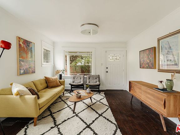3rd image of 5335 Fountain Ave
