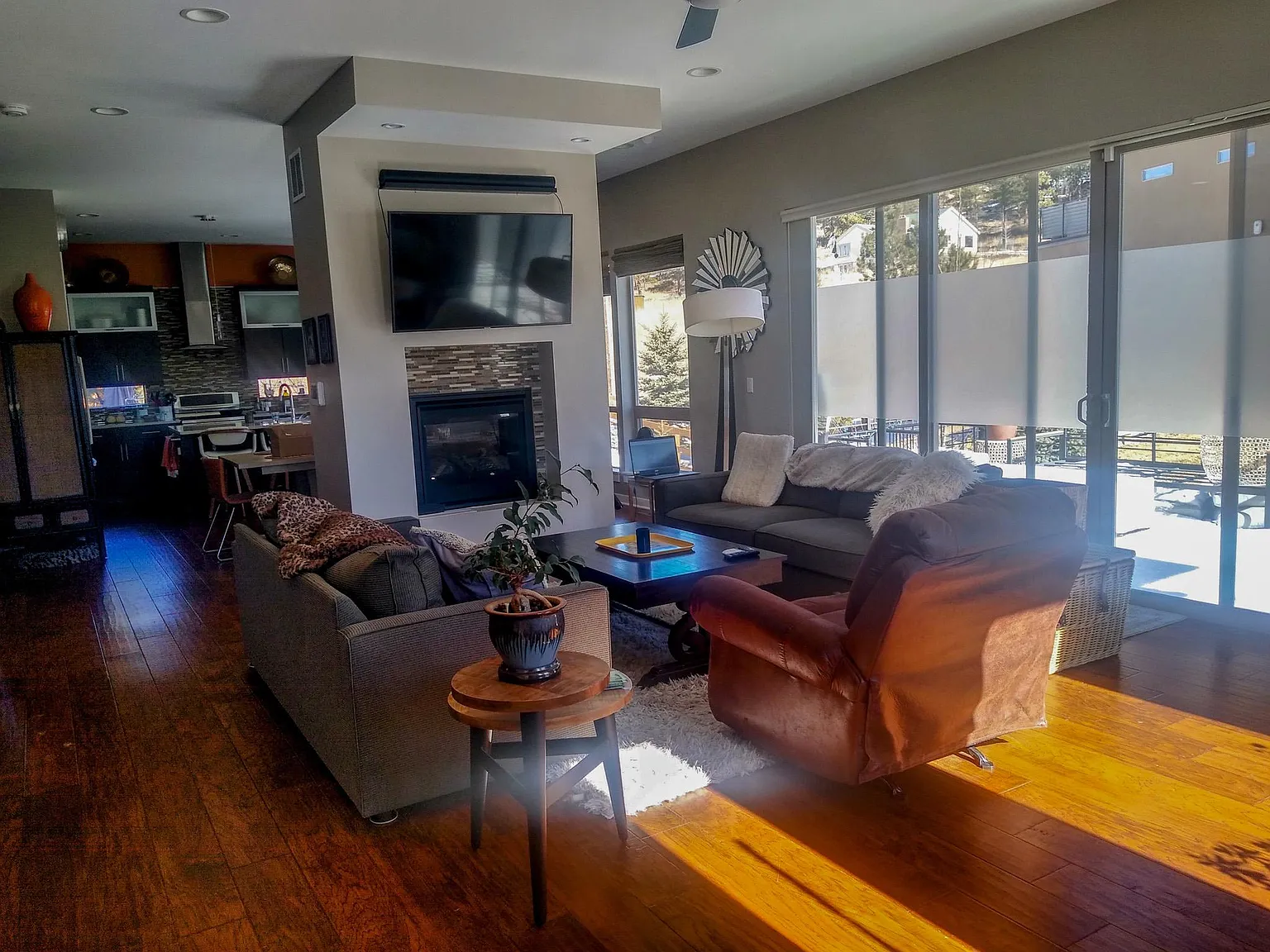 4 bed, 3004 sqft, $4,250 — Photo 2