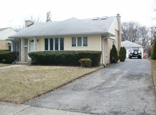 1212 Glenlake Ave, Park Ridge, IL 60068