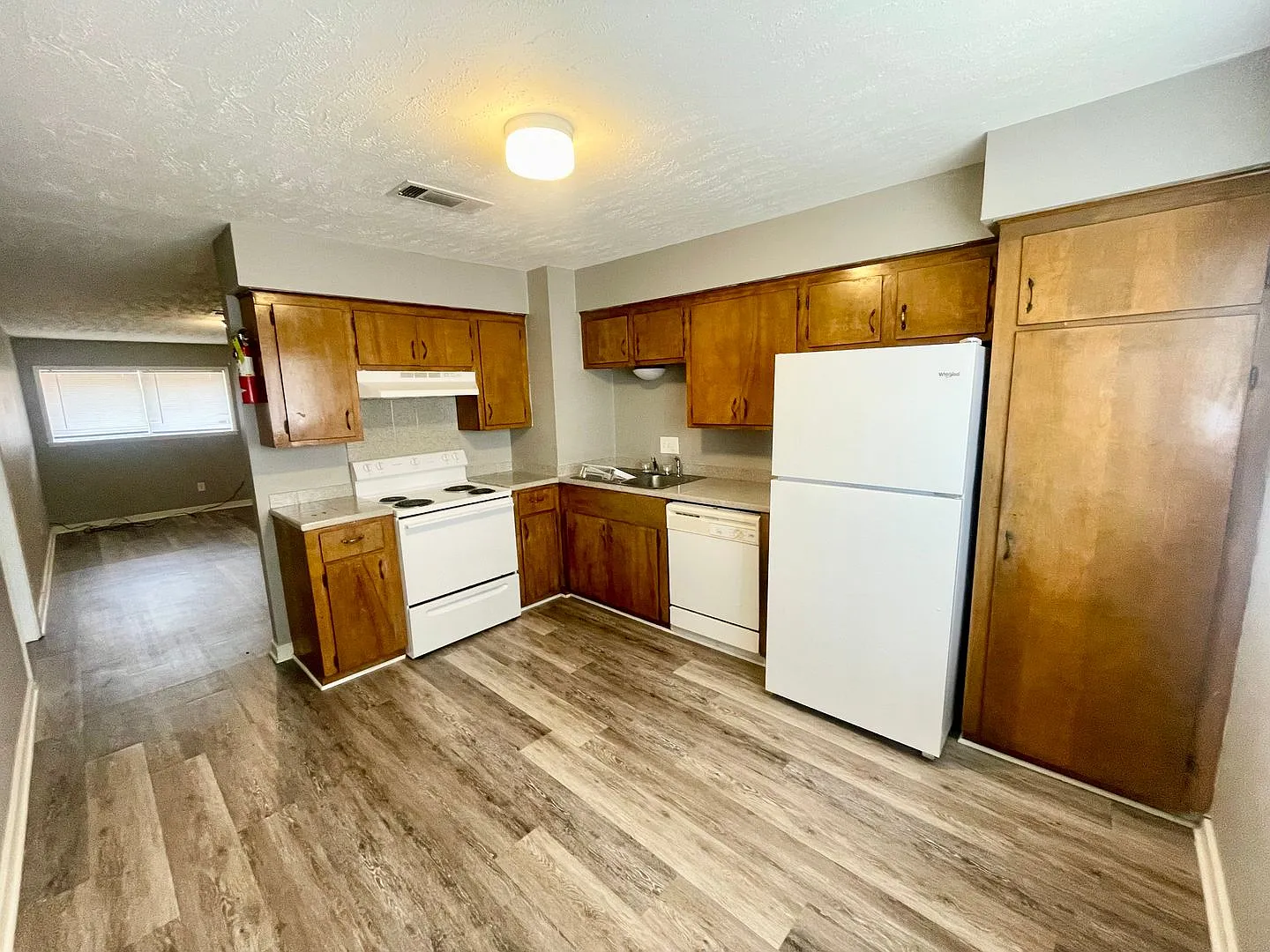 Pearl Manor — Photo 3