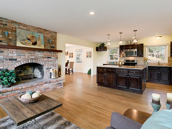 2nd image of 114 Skyline Dr