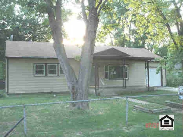 1st image of 842 N 80th Pl