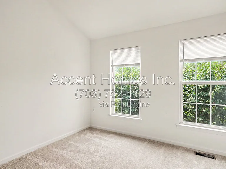 21217 Millwood Sq — Photo 23