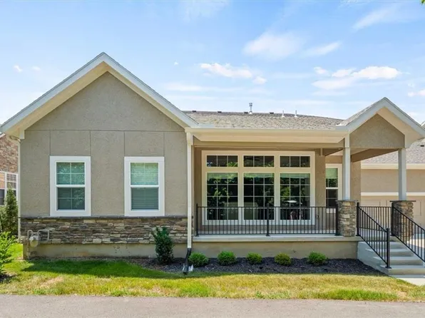 11515 S Bell Court Dr APT 104, Olathe, KS 66061