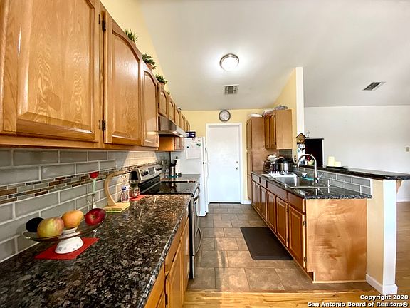 5th image of 9526 Quicksilver Dr