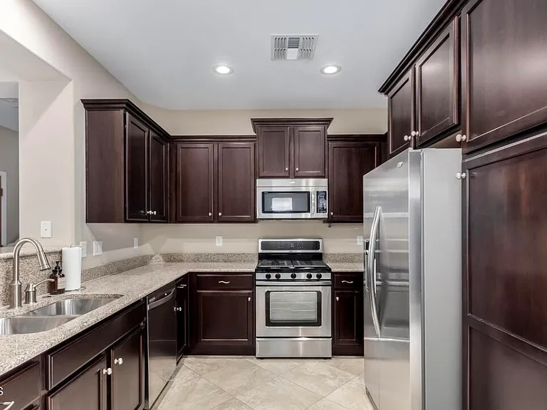 3660 E Zachary Dr — Photo 5