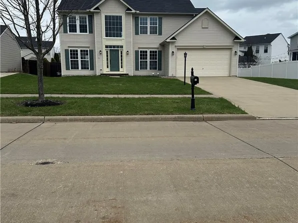82 Stonesthrow Dr, Berea, OH 44017