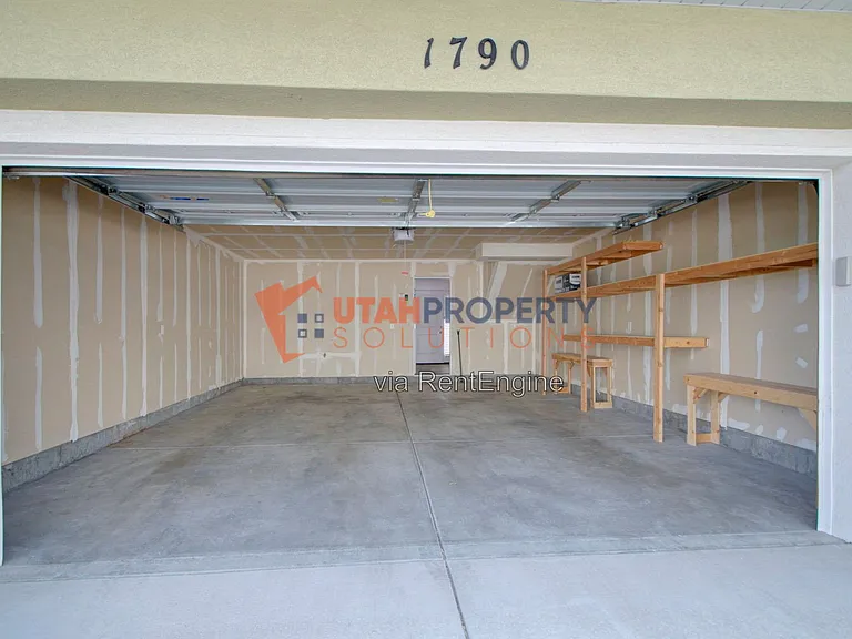 1790 W Dalmeny Way — Photo 23