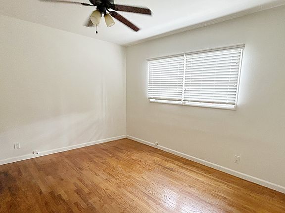 2nd image of 1017 Melrose Ave APT 1