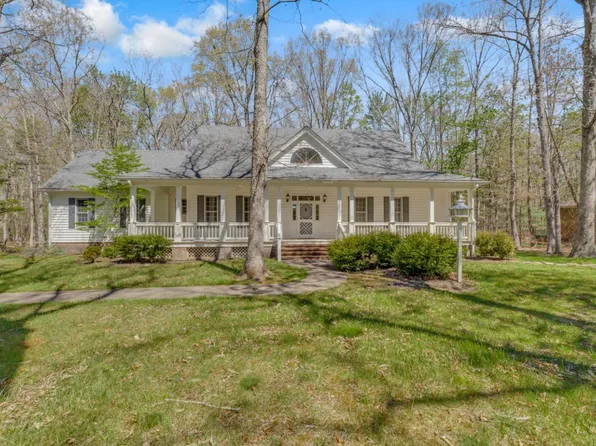 359 Old Farm Rd, Daniels, WV 25832