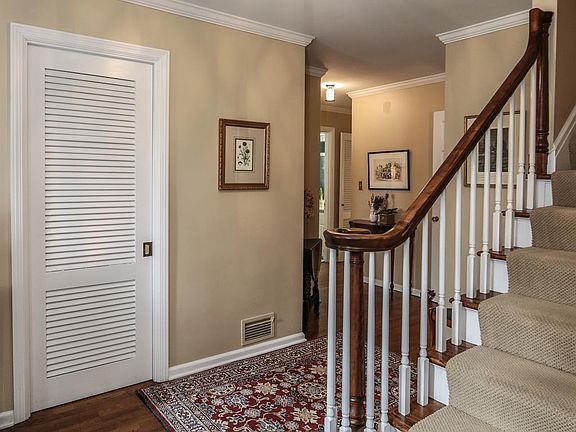 4th image of 1345 Devereux Dr
