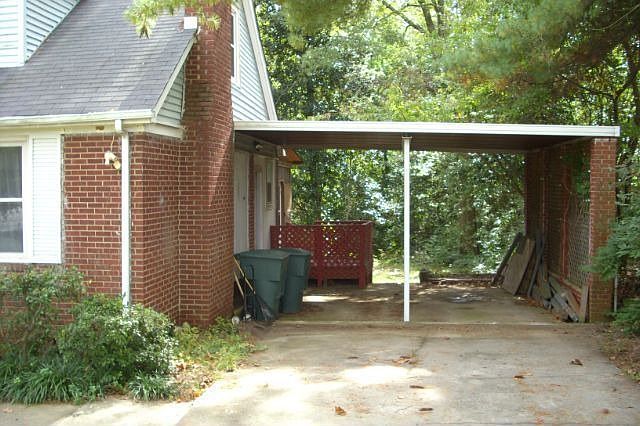 2nd image of 824 Columbia College Dr