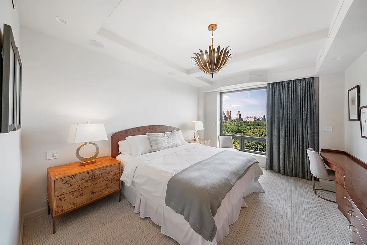 160 Central Park South — Photo 4