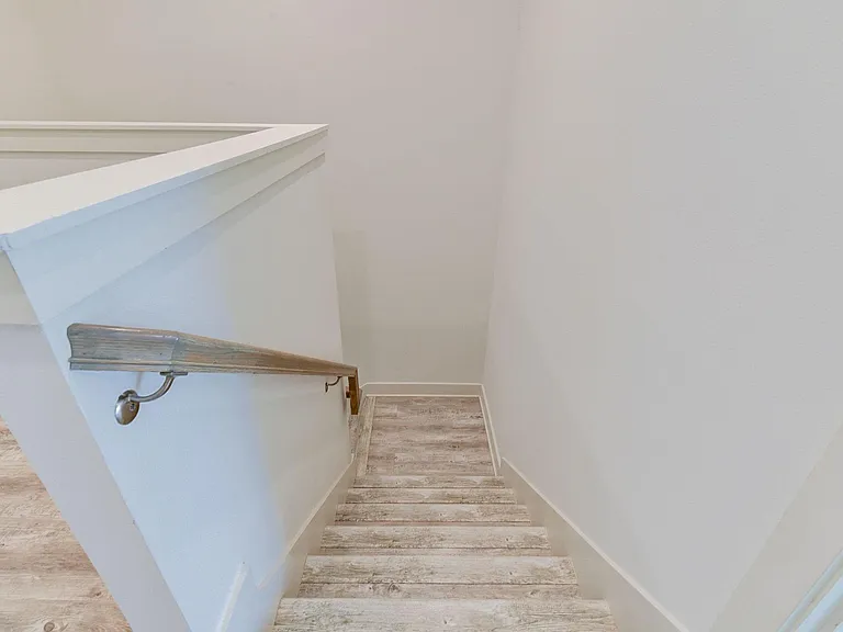 2705 Oakwood Crest Ln — Photo 36
