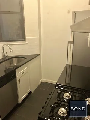 Rented by Bond New York | media 5