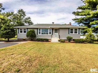 1267 Spring Bay Rd, East Peoria, IL 61611