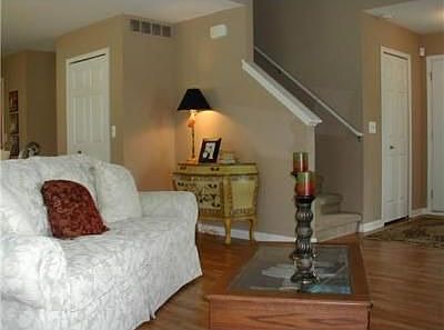 2nd image of 4291 Knollcrest Dr