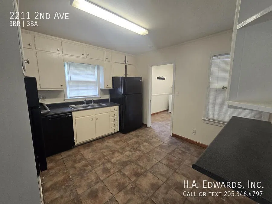 2211 2nd Avenue — Photo 4