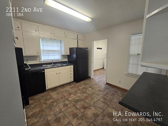 4th image of 2211 2nd Ave