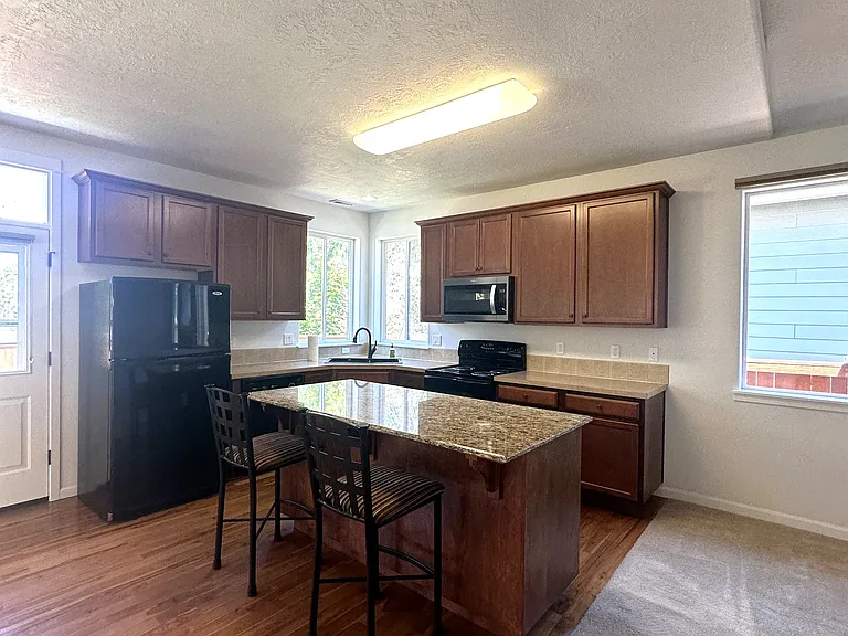 63351 Lamoine Ln — Photo 10
