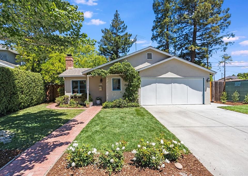 1st image of 831 Bruce Dr