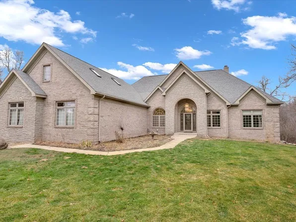 5687 Sherwood Rd, Oxford, MI 48371