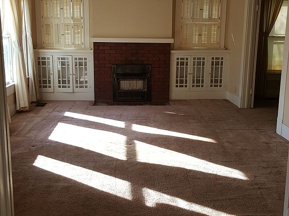 4th image of 1101 Park Dr
