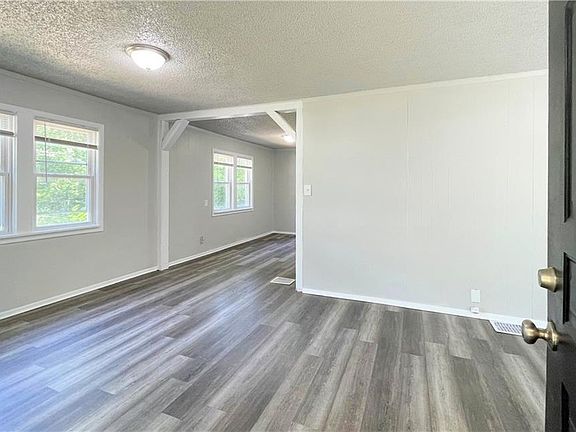 3rd image of 8019 Agnes Ave