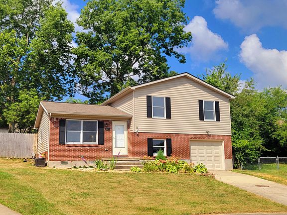 2nd image of 121 Leah Ct