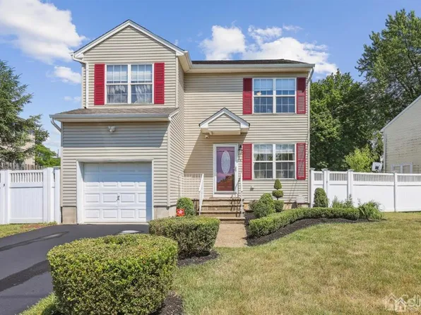 4 Maryland Ave, Edison, NJ 08820