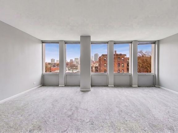 3rd image of 444 W Fullerton Pkwy APT 305