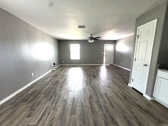 5th image of 817 S 9th St