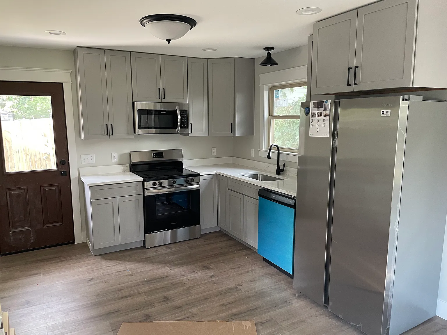 643 Fulton St E — Photo 2