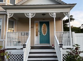 152 3rd Ave APT 2, Cranston, RI 02910