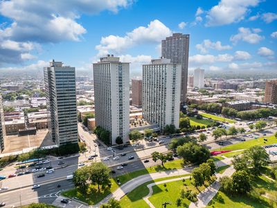 3600 N Lake Shore Dr APT 402, Chicago, IL, 60613