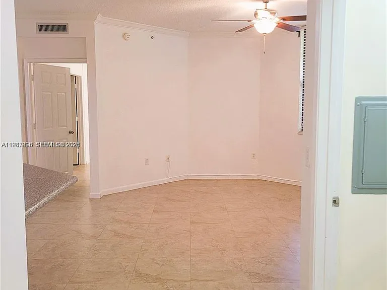 1919 Van Buren St #111A — Photo 7