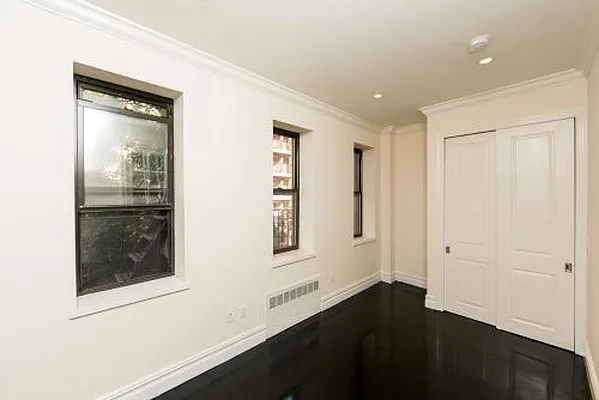 Rented by Ariel Real Estate Inc | media 25