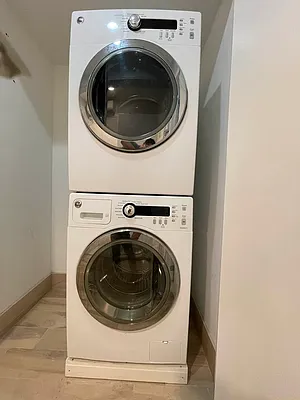 Rented by Douglas Elliman | media 23