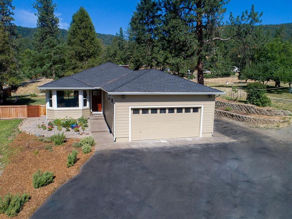 1st image of 255 Mary Ann Dr